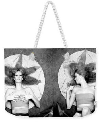 Wekender Bag - Kelly-2-shot - Black and White Photo by Joe Hoover